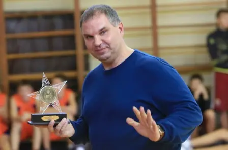 Pirmos Juliaus Janonio gimnazijos krepšininkų pergalės Moksleivių mėgėjų krepšinio lygos šešioliktame sezone